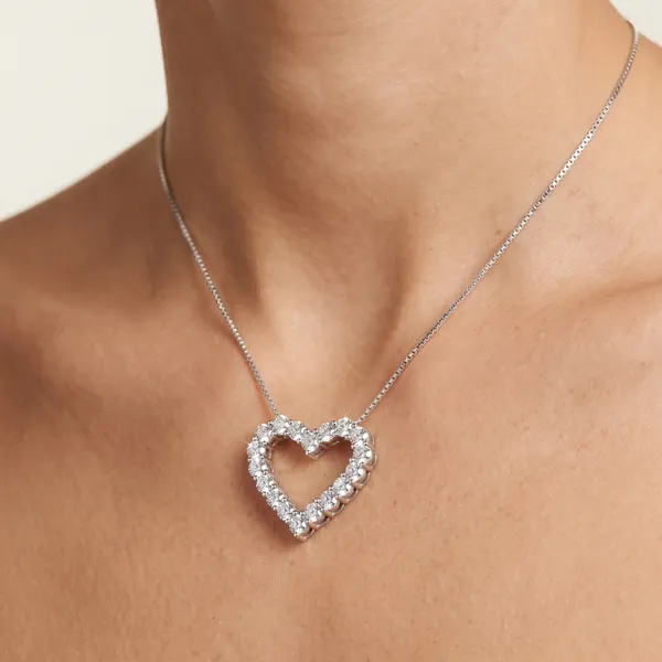 Round Prong Set Heart Pendant Essentials