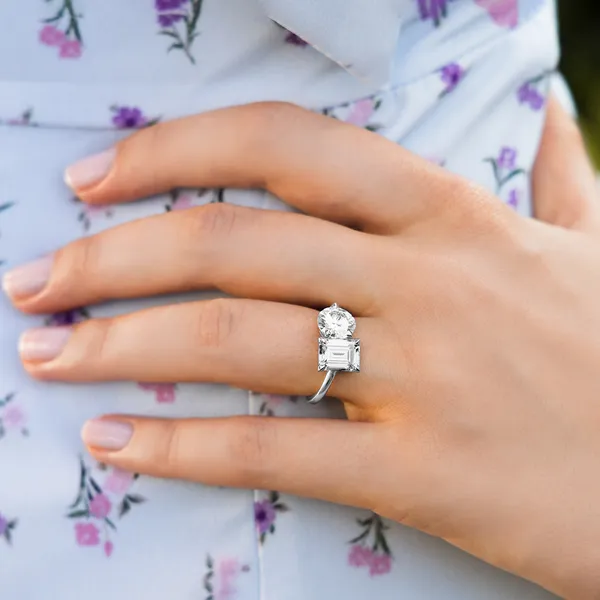 Round Brilliant and Emerald Toi et Moi Engagement Ring